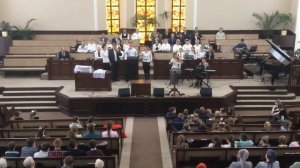 В багрянице стоишь Ты в терновом венце...