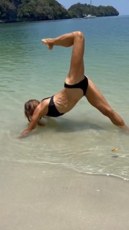 Solar Eclipse Yoga in the Water #stretching #yoga #short #shorts #hotyoga