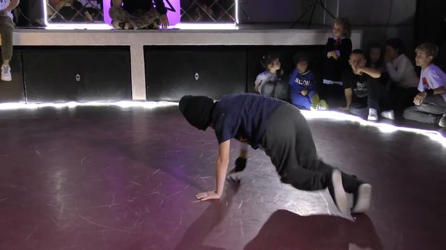 ART BATTLE 2019 | break dance kids 1x1 | 1/8 FINAL | B'boy МАРК & B'boy ЕВГЕНИЧ смотреть онлайн