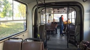 Колонна автобусов на МосРетроГонки