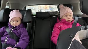 Девочки шопятся в ТРЦ «Салярис», Москва