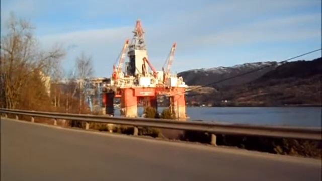 West Hercules - oil platform / нефтяная платформа