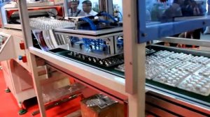 Термоформовочная  машина для производства коррексов