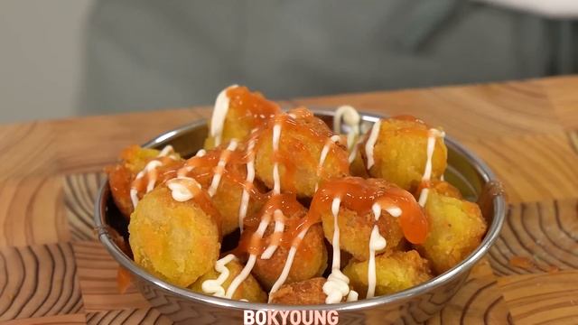 요리 먹방 :) 오징어 볶음, 김치전, 메추리알 장조림, 깻잎무침, 소고기국, 팝콘치킨, 후식은 딸기~.