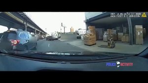 Вооруженный подозреваемый был застрелен полицией после того, как направил пистолет на офицера