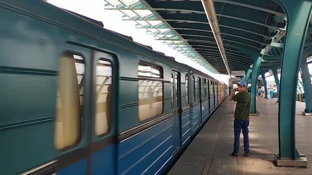 Путеизмеритель на станции "Улица Горчакова" смотреть онлайн