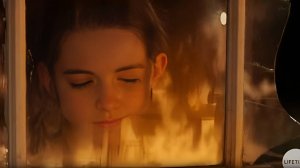 Эмма Гроссман чистое зло клип.