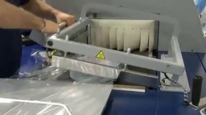 Полуавтоматическая машина для упаковки в термоусадочную плёнку серии Pack M