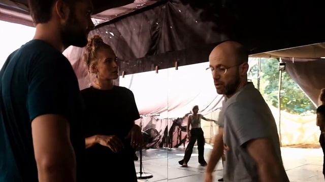 Tom Goldhand teaching in India смотреть онлайн