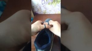 Как быстро завязать шнурки.