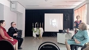 Хватает Волге широты и сини.