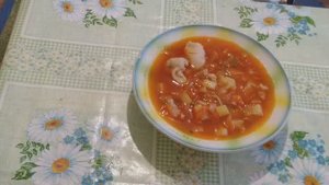 Суп с солеными огурцами и  свежей капустой