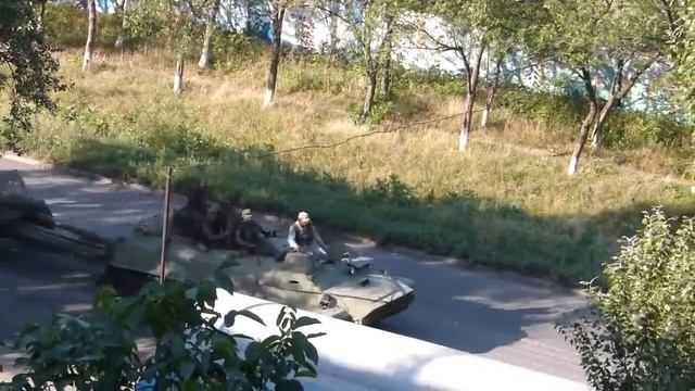 27 07 2014 В г Ровеньки (Луганская обл.) зашла колонна террористов смотреть онлайн