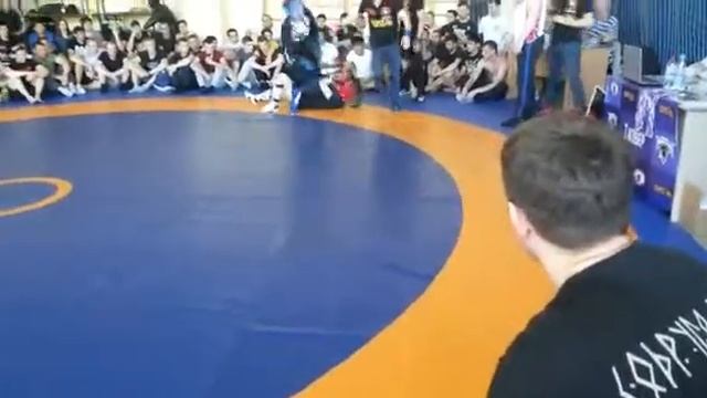 Медведь vs Бостон Адина Нурдинова смотреть онлайн