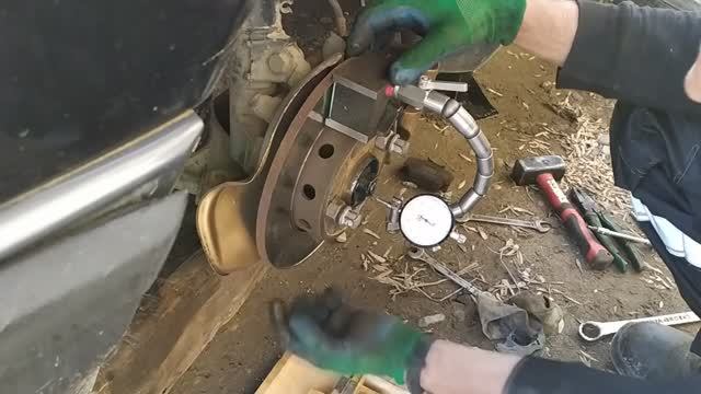 Замена ступичного подшипника Mercedes w124 w201.Replacing the hub bearing Mercedes w124 w201 смотреть онлайн