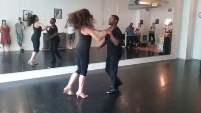 L.A. Style Salsa Demonstration смотреть онлайн