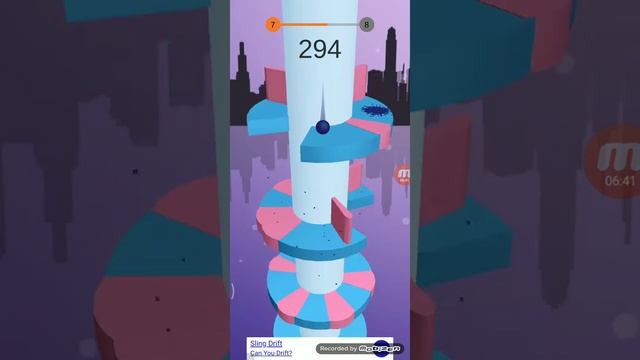 Уже на 10 уровне ?? Начинаем игру Helix Jump смотреть онлайн