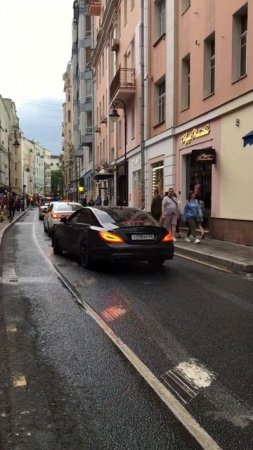 CLS in Moscow…. Бригаду??#патрики #москва #cls #банан