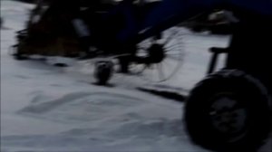 Работа ковшом (ковш, вилы, быстросъемное устройство, кун 0,8, пку на мтз, т-40)