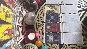 Бросит ли он соперницу | таро расклад #46