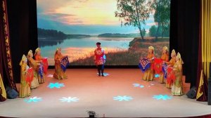 Возле речки, возле моста