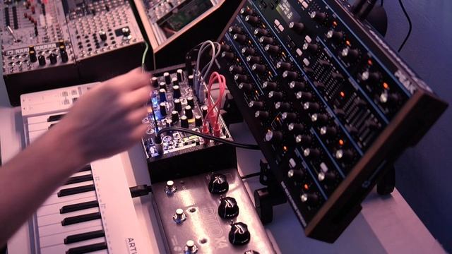 State Azure 'Morning Tides' Ambient looping improv. with Mimeophon, Morphagene and Peak