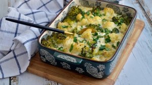 Секрет вкуснейшей запеканки из цветной капусты! Соус делает её просто божественной!