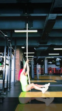 Заминка после тяжелой тренировки. Канат без помощи ног #спорт #motivation #pole #strongwomen