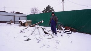 Прячу уголь чтобы соседи не растащили Деревенская жизнь в Сибири