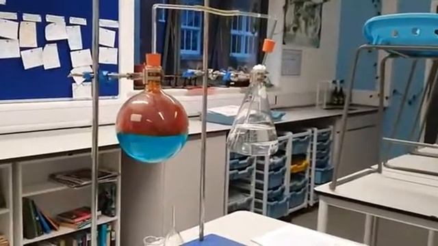эксперименты в химической лаборатории./ experiments in a chemical laboratory смотреть онлайн