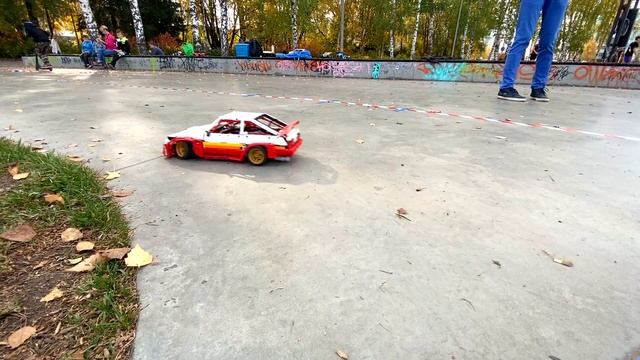 Гонка LEGO Technic Тойота AE86 c РАДИО Пультом смотреть онлайн