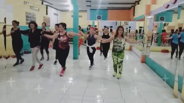 " LA ISLA BONITA" salsa remix - Madonna | zumba® | Dance fitness | Uki tea | juwita studio | BEKASI смотреть онлайн