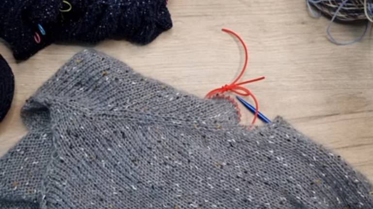 ВЯЗАЛЬНЫЙ ВЛОГ. МОИ ПРОЦЕССЫ. Что вяжу и чем вяжу.