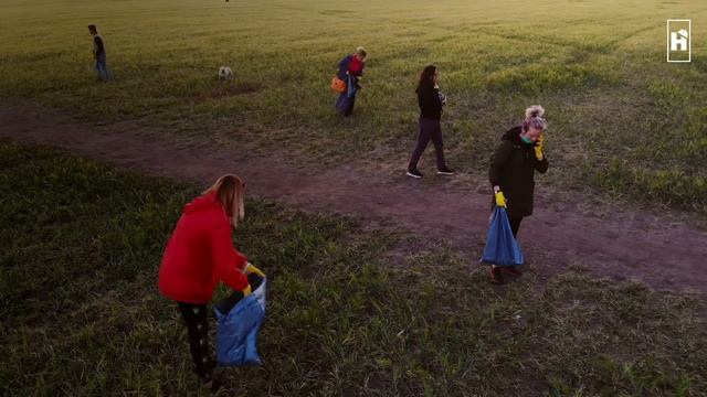 Активисты Команды Невзорова вместе с единомышленниками провели уборку поля ЖМ «Радужный» смотреть онлайн