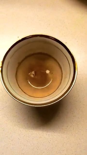 Улыбающаяся тарелочка #shorts смотреть онлайн