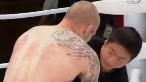 Мордобой удар в пах видео.