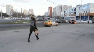 Перекресток у станции метро "Южная"