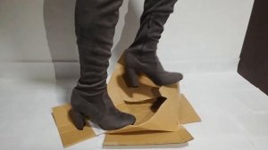 Boots crush box | Boots trample box | crushing with boots