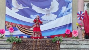 Елена Басова, "Что за песни распевают на Руси"