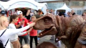 Реалистичный динозавр Рекс