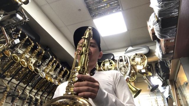 Тенор саксофон Selmer Super Action 80 and Drake смотреть онлайн