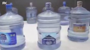 Вода из кулеров и пластиковых бутылок: можно ли употреблять ее?