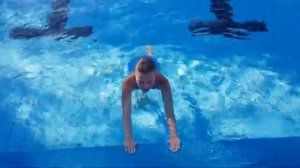 Упражнения в воде для ягодиц, подтянутой попы