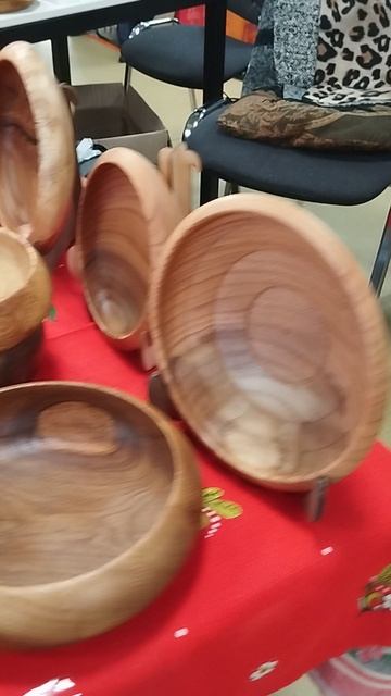 Токарный станок по дереву с ножным приводом и что можно на нем выточить. смотреть онлайн