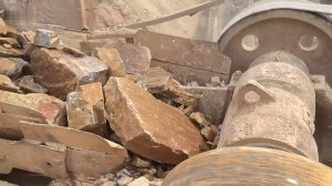 Строительство , дробление щебёнки