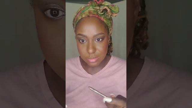 A look with the Wayne Goss Smokey Quartz palette смотреть онлайн