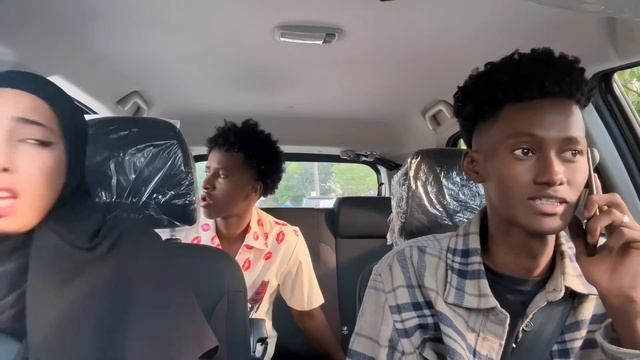 PRANK KII UGU XUMAA WEY OYSAY XITAA GARIGA OO SOCDA AYEE KA DAGTAY QOSOLKA ADUUNKA