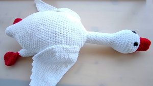 Игрушка "Гусь обнимусь" крючком