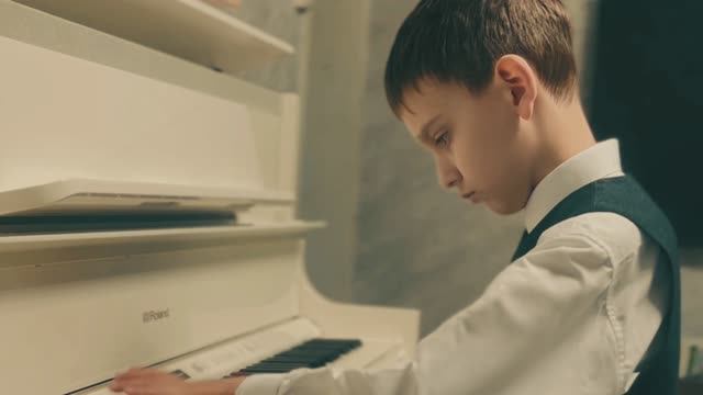 Энергия роста за клавишами