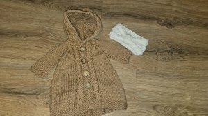 Одеваем куклу! Пальто и повязка